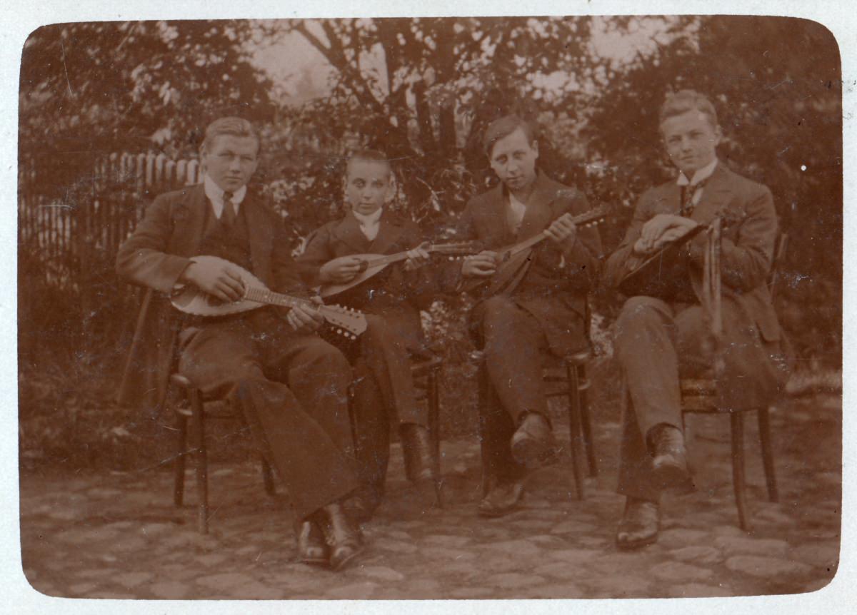 Postkarte Quartett mit Mandolinen Mandolinenquartett
