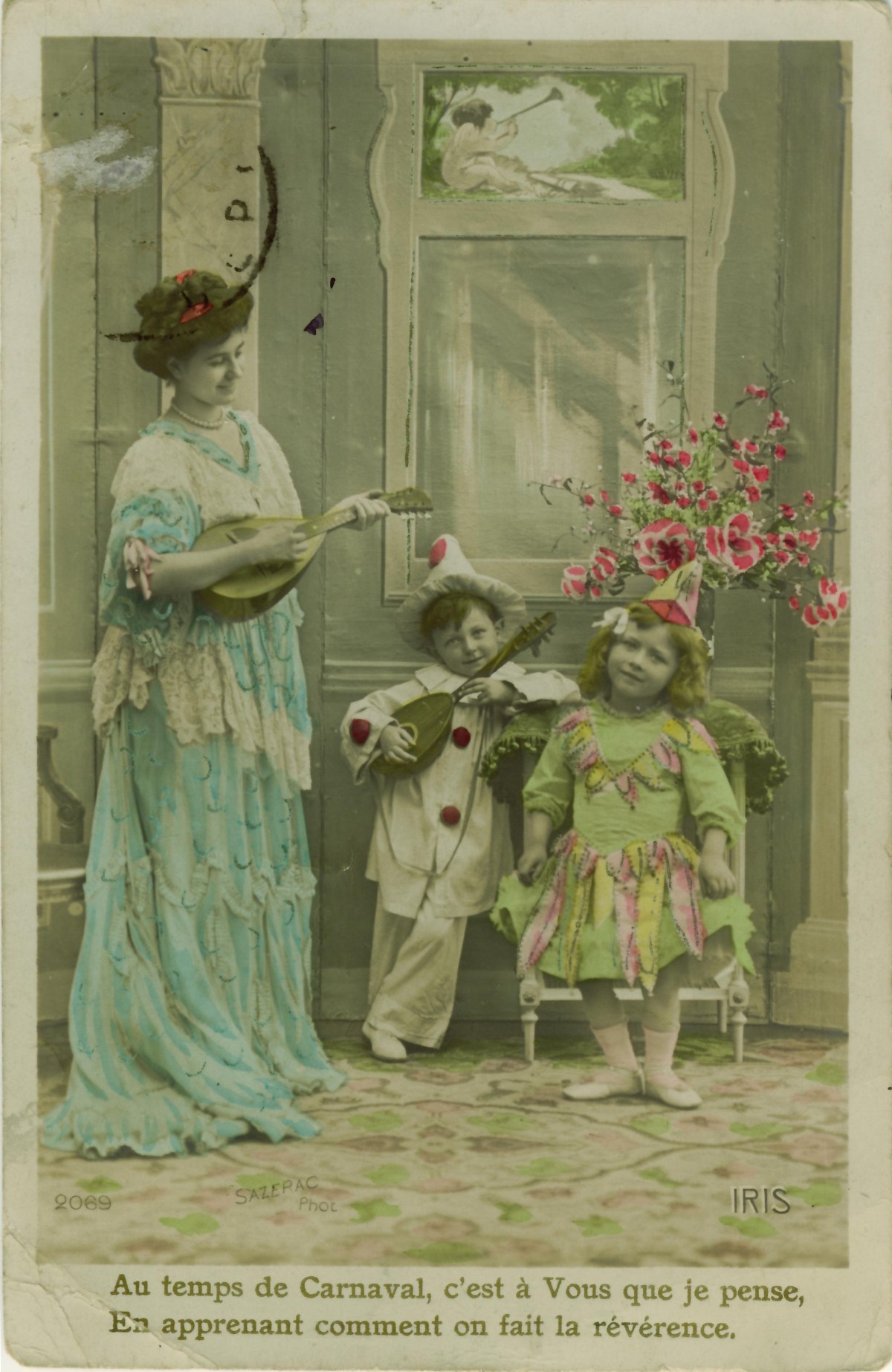 Alte Postkarte Frau mit Kindern Mandoline