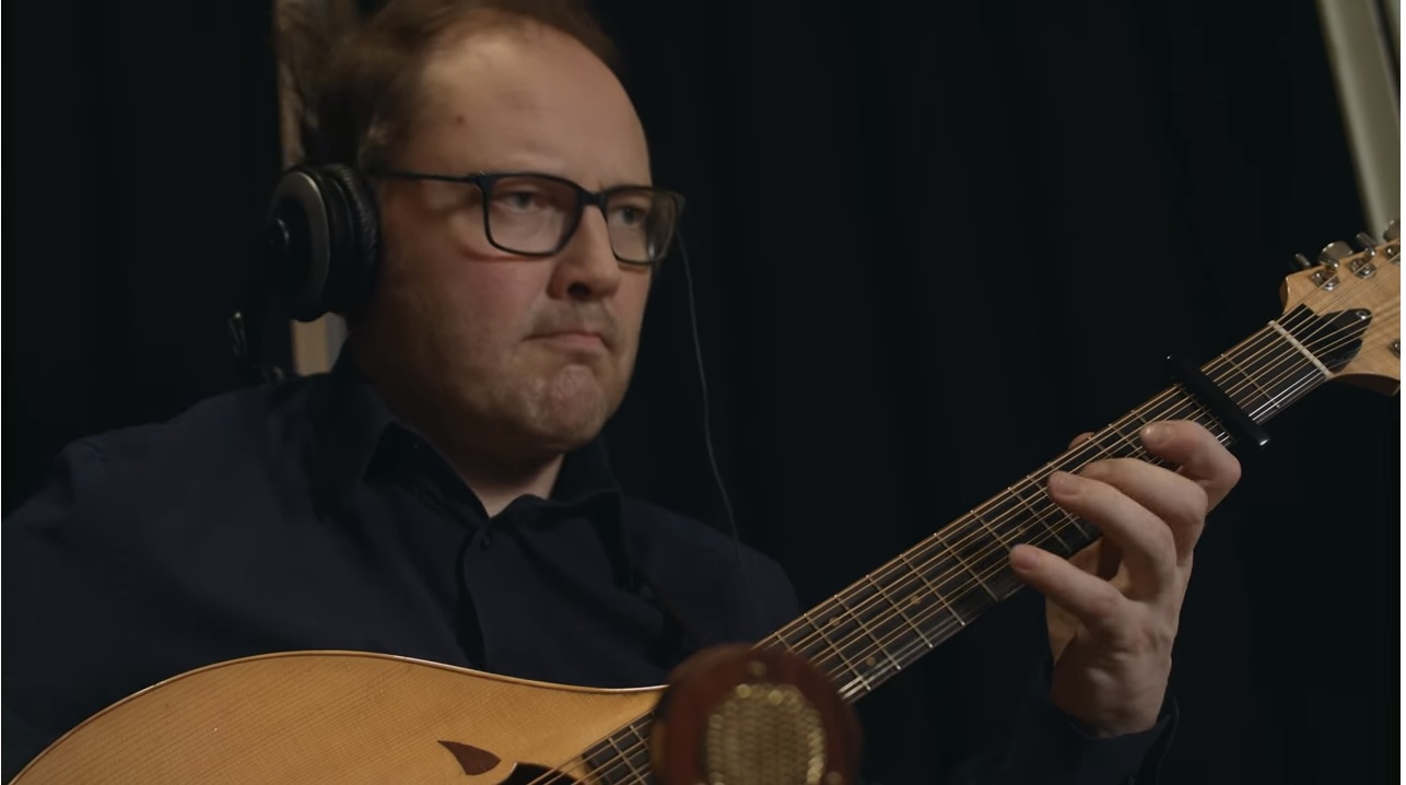 Patri Prauda mit Mandoline Instrument des Jahres Mandolinenspieler des Tages