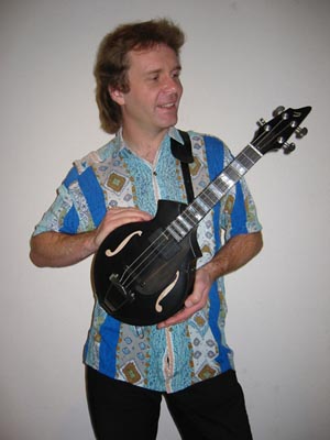Radim Zenkl mit Breedlove Mandola Radim Zenkl Mandoline Instrument des Jahres Mandolinenspieler des Tages