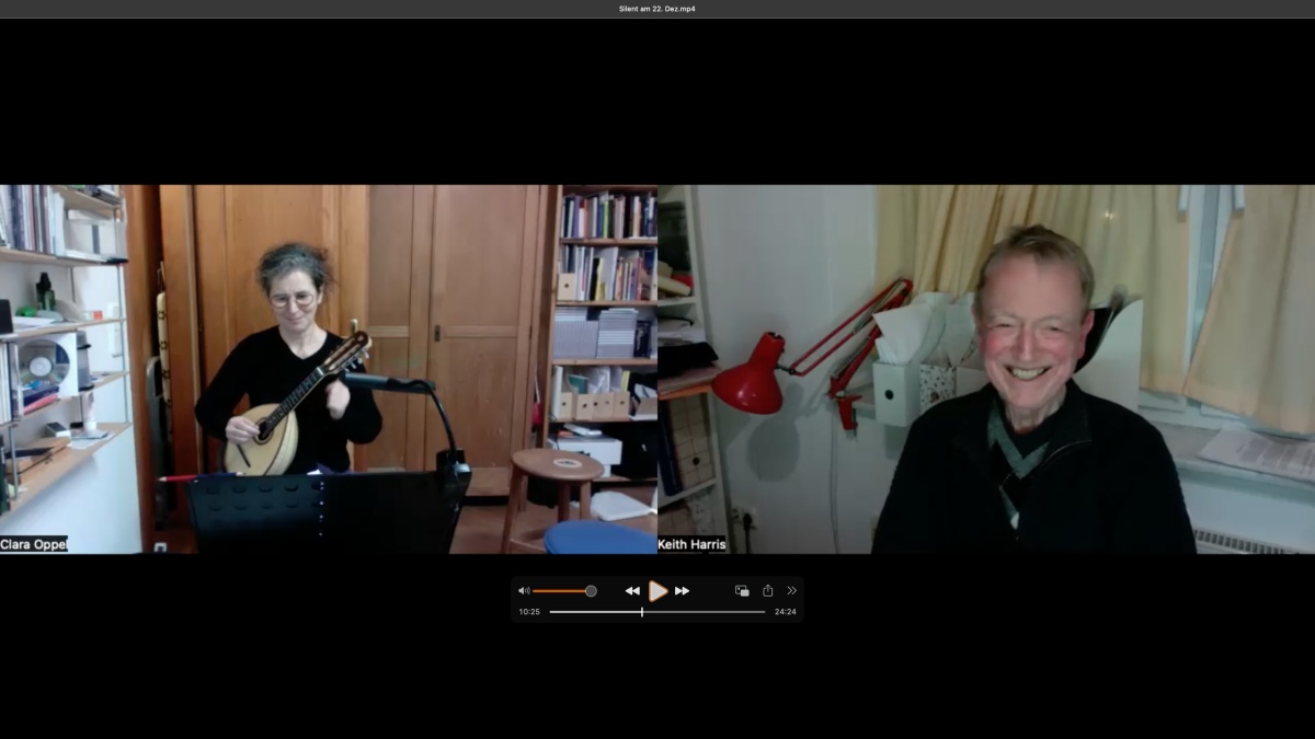 Keith Harris beim Onlineunterricht Keith Harris Mandoline