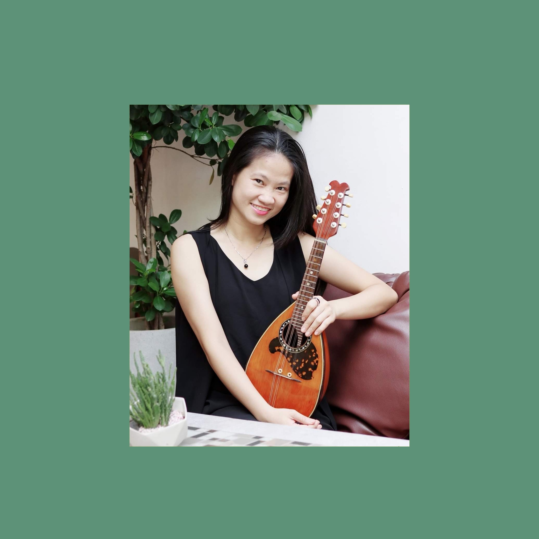 Quynh Nhu Mandolin