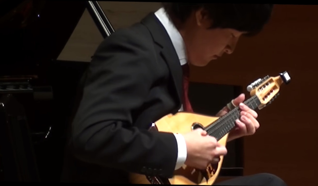 Takumi Mamiya  Mandoline Instrument des Jahres Mandolinenspieler des Tages