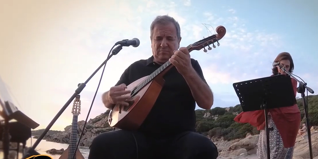 Mauro Palmas Mandola Mandocello Liutocantabile Mandoline Instrument des Jahres Mandolinenspieler des Tages