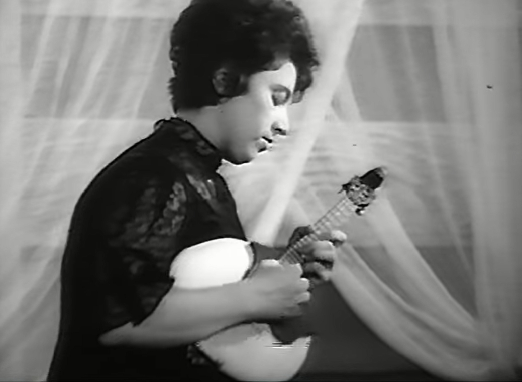 Screenshot aus einem Video ca. 1978 Tamara Volskaya Domra Mandoline Instrument des Jahres Mandolinenspieler des Tages
