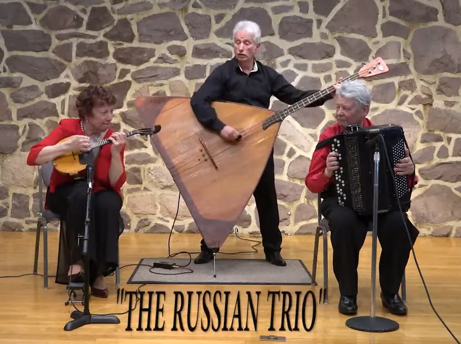 Russian Trio (April 2018) Tamara Volskaya Domra Mandoline Instrument des Jahres Mandolinenspieler des Tages