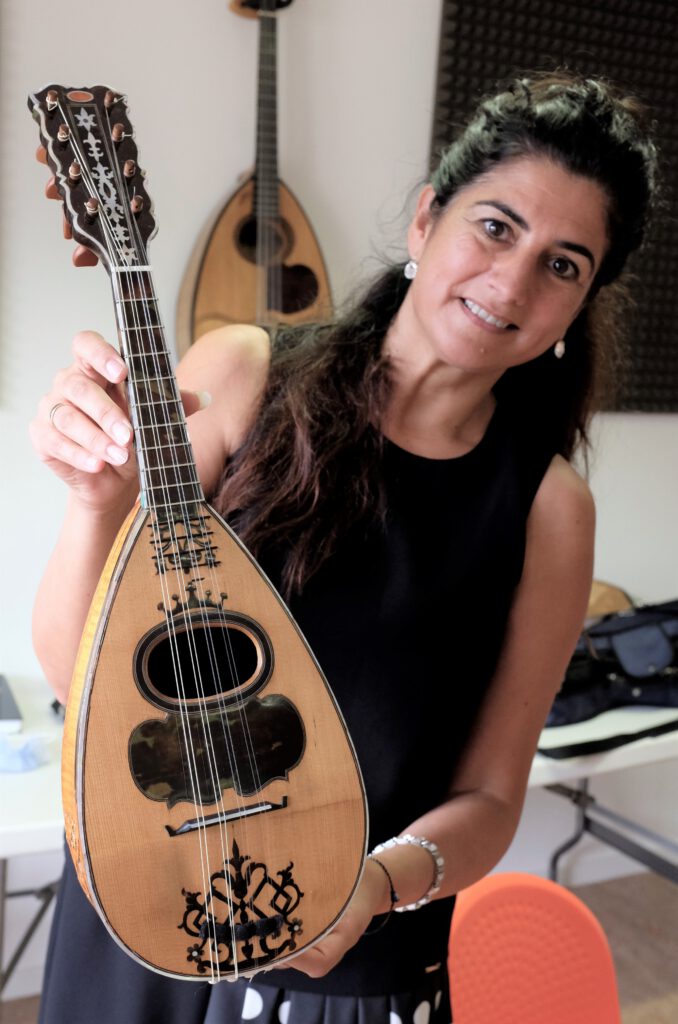 Mari Fe Pavón  Mandoline Instrument des Jahres Mandolinenspieler des Tages