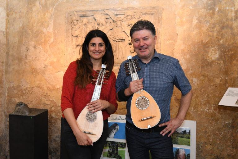 Mari Fe Pavón  Mandoline Instrument des Jahres Mandolinenspieler des Tages