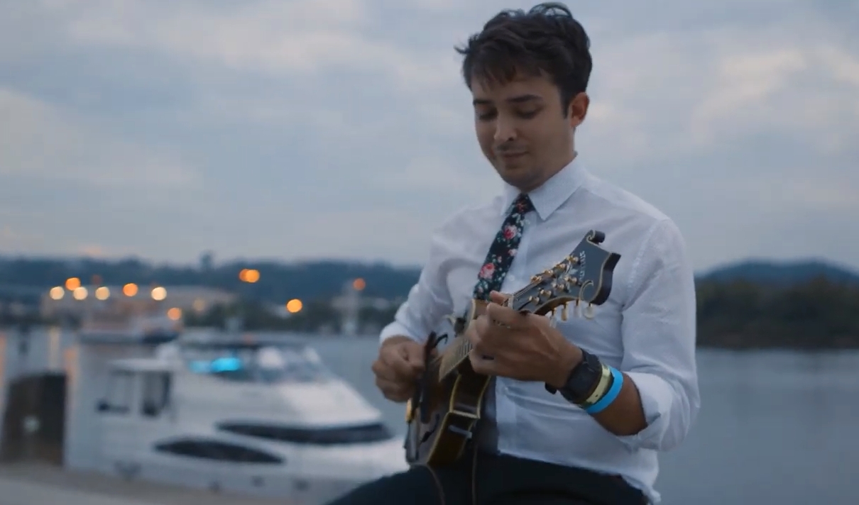 Tristan Scroggins Mandoline Instrument des Jahres Mandolinenspieler des Tages