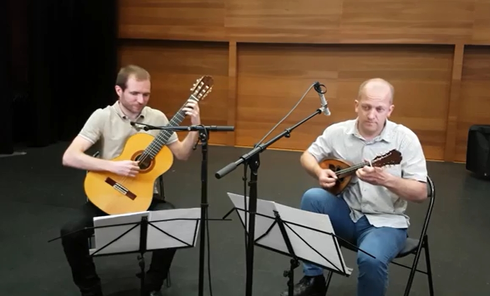 Mathieu Sarthe-Moureou Mandoline Instrument des Jahres Mandolinenspieler des Tages