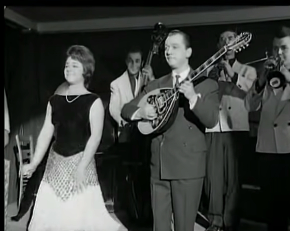 Manolis Chiotis Mandoline Instrument des Jahres Mandolinenspieler des Tages
