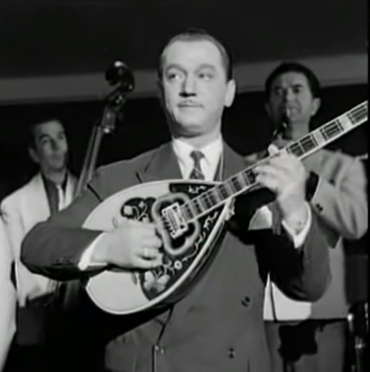 Manolis Chiotis Mandoline Instrument des Jahres Mandolinenspieler des Tages
