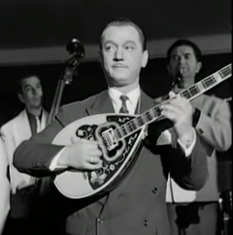 Manolis Chiotis  Mandoline Instrument des Jahres Mandolinenspieler des Tages