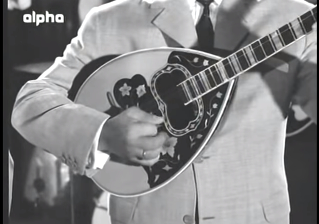 Manolis Chiotis Mandoline Instrument des Jahres Mandolinenspieler des Tages