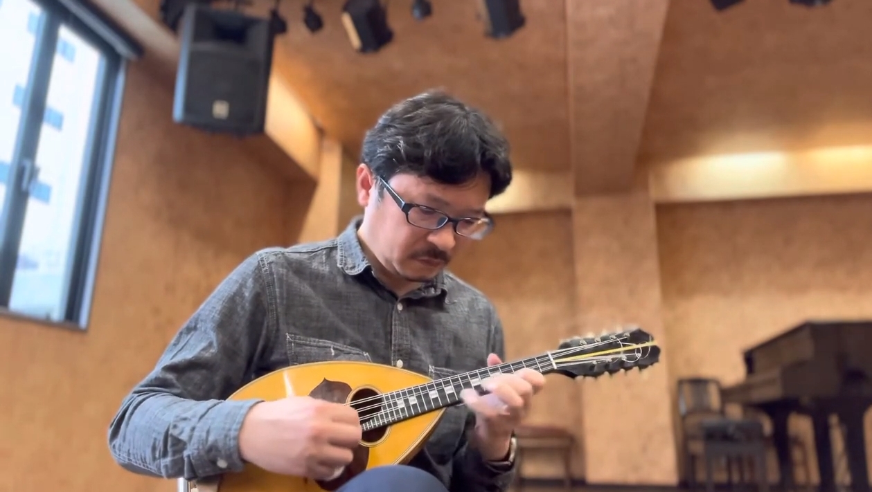 Kozo Onishi Mandoline Instrument des Jahres Mandolinenspieler des Tages