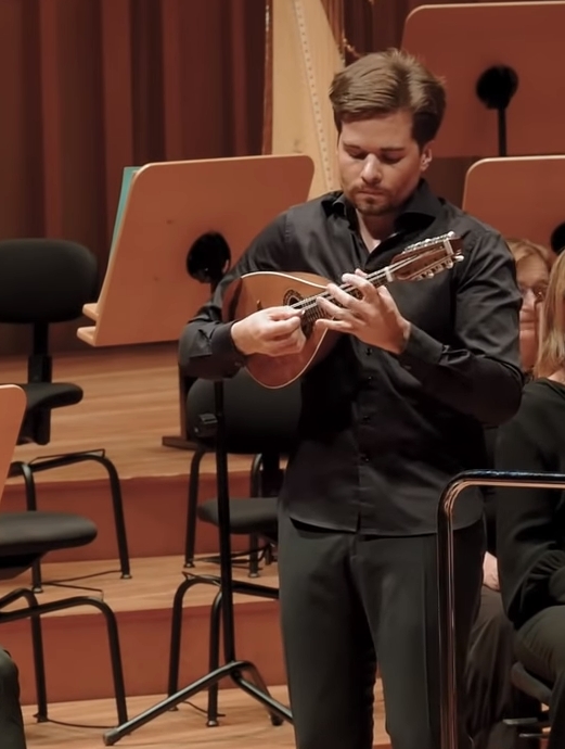 Julien Martineua Mandoline Instrument des Jahres Mandolinenspieler des Tages