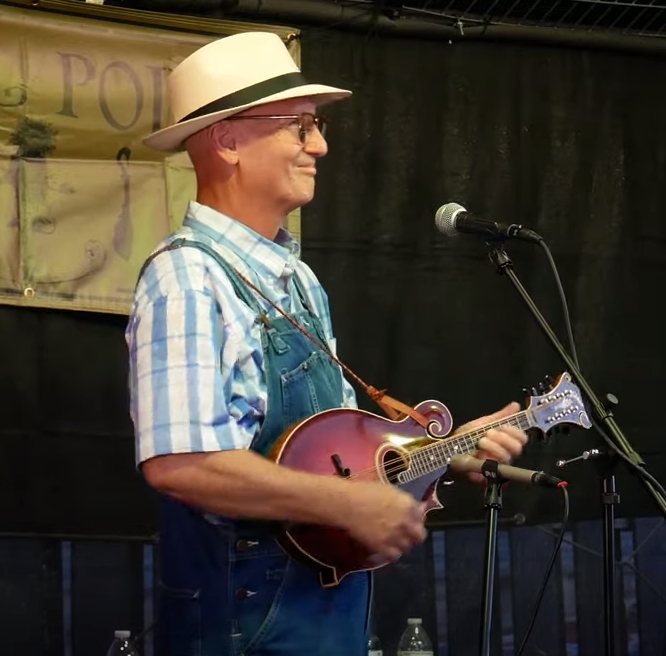 Mike Compton Mandoline Instrument des Jahres Mandolinenspieler des Tages