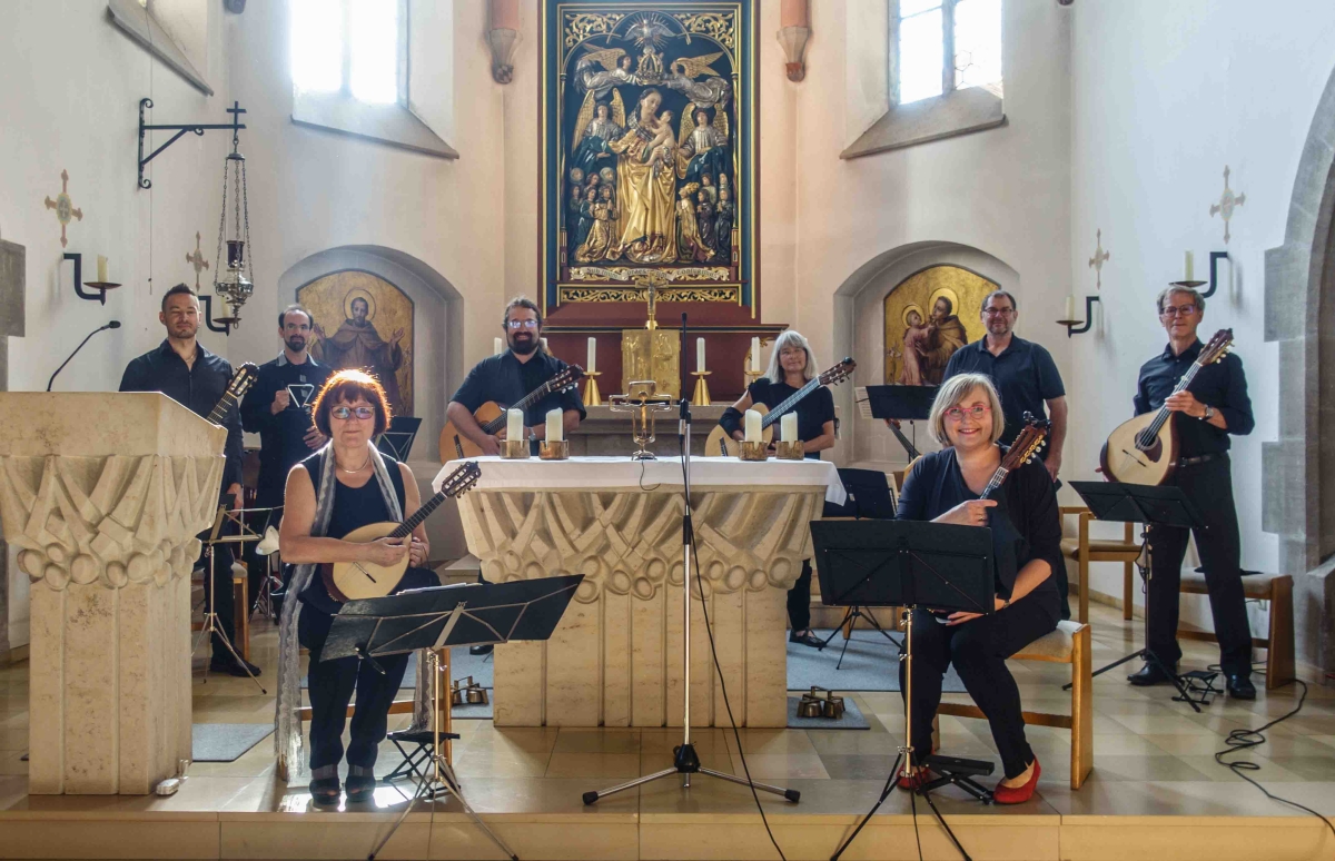 Iris Hammer Mandolinenspielerin  des Jahres Mandolinenspieler des Tages