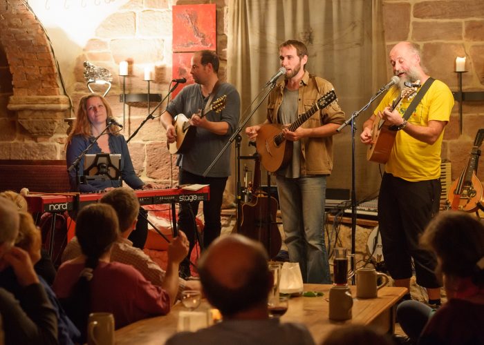 Hüsch! - Mandolinenspielerin  des Jahres Mandolinenspieler des Tages